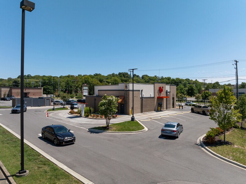 420 Long Hollow Pike, Goodlettsville, TN à louer - Photo de l’immeuble – Image 3 sur 6
