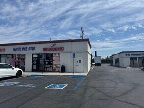 5715-5721 Lakewood Blvd, Lakewood, CA à louer Photo de l’immeuble– Image 2 sur 4