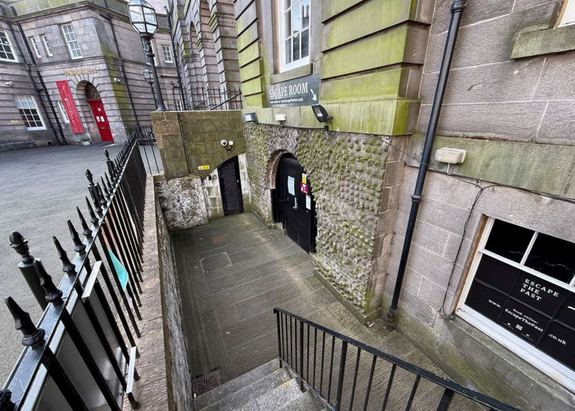 25 Nicolson Sq, Edinburgh à louer - Photo de l’immeuble – Image 2 sur 2