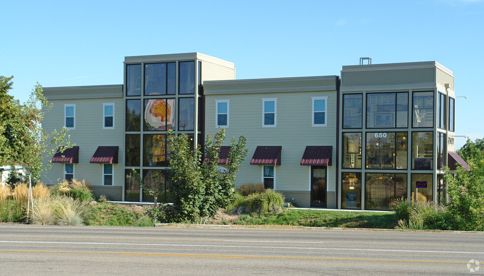 650 E Fairview Ave, Meridian, ID à vendre - Photo principale – Image 1 sur 12
