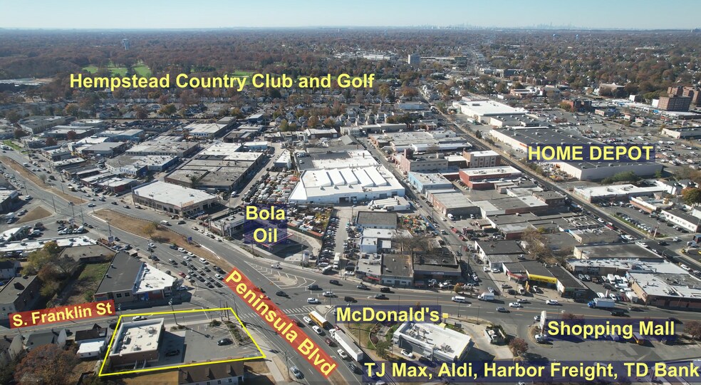 66 S Franklin St, Hempstead, NY à louer - Photo de l’immeuble – Image 3 sur 75