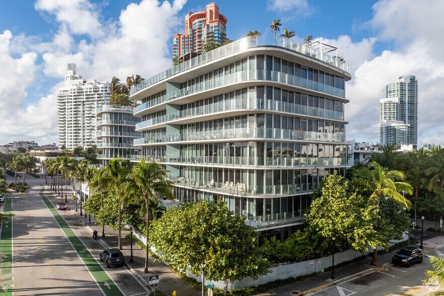 1 Collins Ave, Miami Beach, FL à vendre - Photo principale – Image 1 sur 49