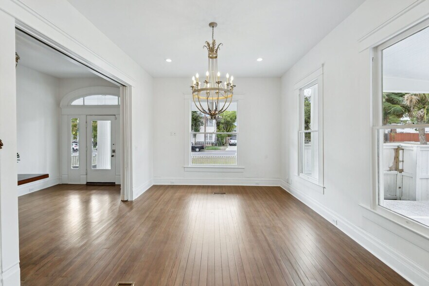 321 E Dewey Pl, San Antonio, TX à vendre - Photo de l’immeuble – Image 3 sur 23
