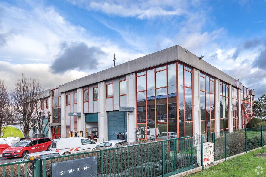 114 Avenue Louis Roche, Gennevilliers à louer - Photo de l’immeuble – Image 3 sur 15