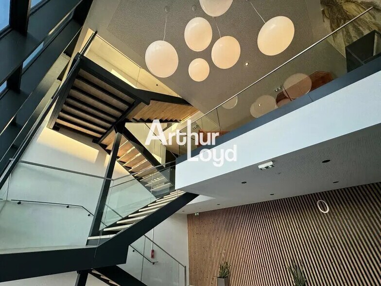 Bureau dans SOPHIA ANTIPOLIS à louer - Photo de l’immeuble – Image 3 sur 7