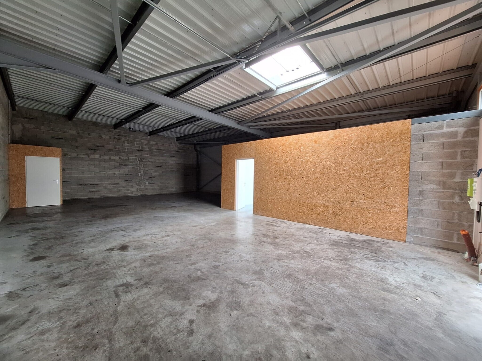 Local d'activités dans Carbon-Blanc à vendre Photo de l’immeuble– Image 1 sur 7