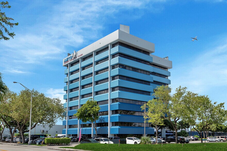 1150 NW 72nd Ave, Miami, FL à louer - Photo principale – Image 2 sur 35