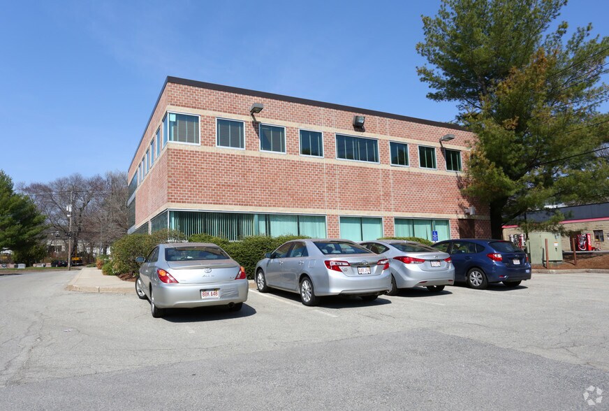 230 Maple St, Marlborough, MA à louer - Photo de l’immeuble – Image 2 sur 2