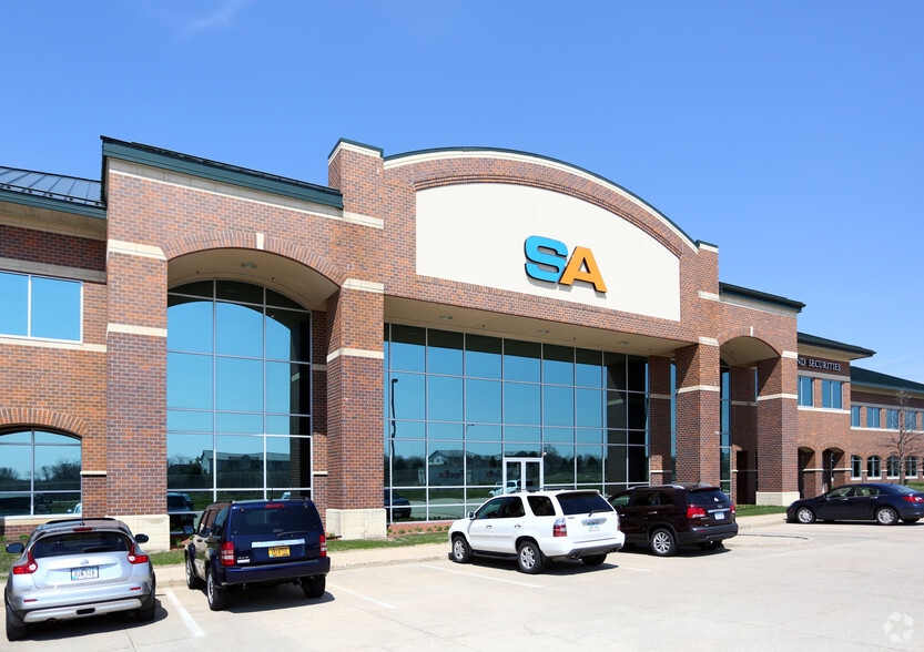 6600 Westown Pky, West Des Moines, IA à louer - Photo de l’immeuble – Image 2 sur 11