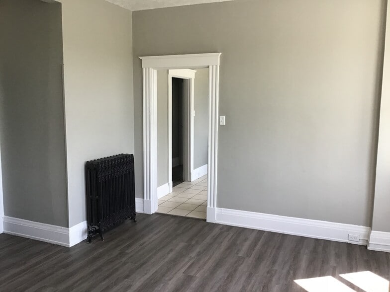 2326 Norwood Ave, Norwood, OH à vendre - Photo intérieure – Image 3 sur 15