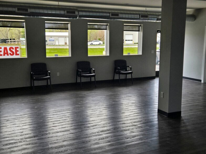 5150 Indianapolis Rd, Columbus, IN à louer - Photo de l’immeuble – Image 1 sur 6