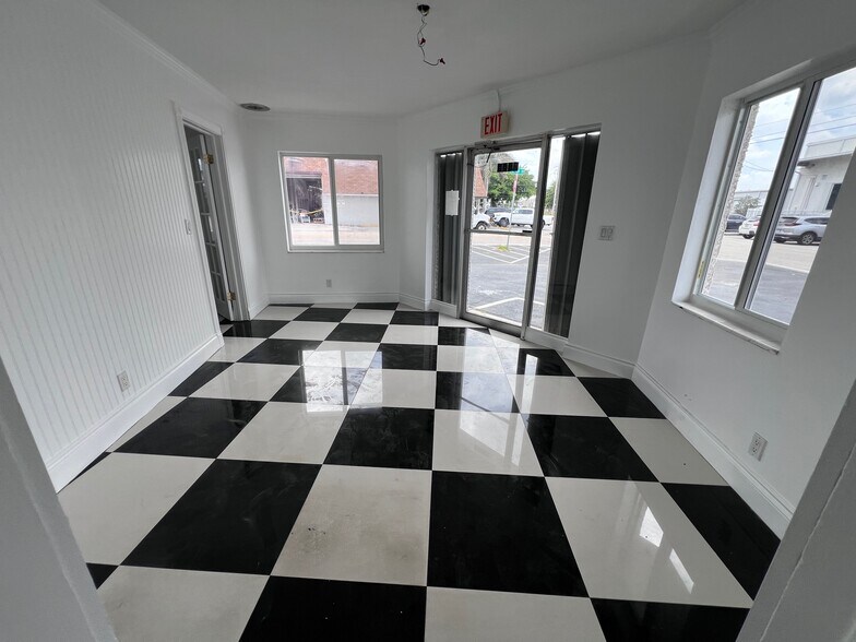 2800 NE 4th Ave, Pompano Beach, FL à louer - Hall d’entrée – Image 3 sur 4