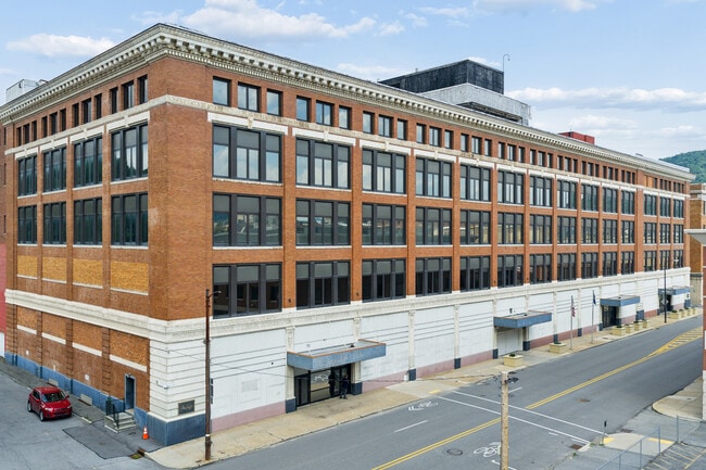 Plus de détails pour 319 Washington St, Johnstown, PA - Bureau aux enchères