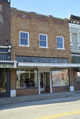 Plus de détails pour 114 S Main St, Blackstone, VA - Local commercial à vendre