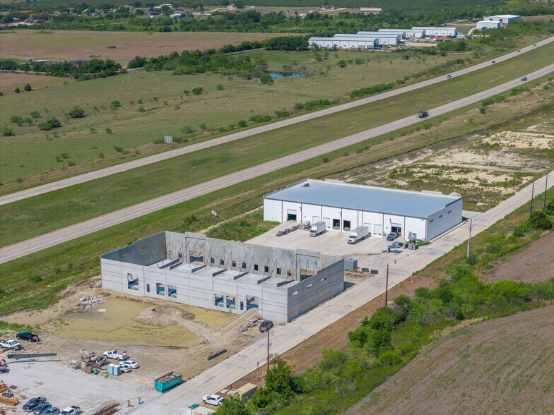 Creedmoor Business Park portefeuille de 2 biens à vendre sur LoopNet.fr - Photo de l’immeuble – Image 1 sur 10