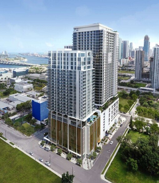 1642 NE 1st Ave, Miami, FL à louer - Photo de l’immeuble – Image 2 sur 6