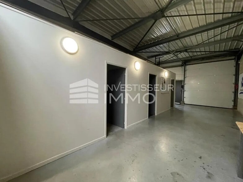 Local d’activités dans Le Mée-sur-Seine à louer - Photo intérieure – Image 2 sur 5