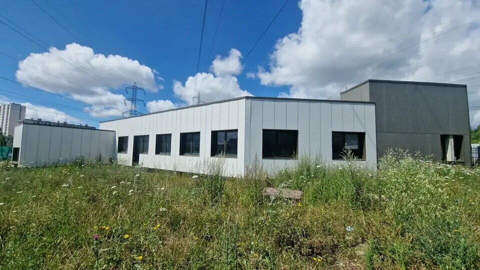 Local d’activités dans Sarcelles à louer - Photo de l’immeuble – Image 2 sur 3