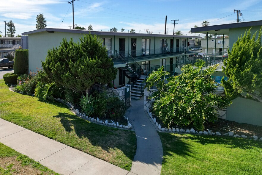 11523-11529 Old River School Rd, Downey, CA à vendre - Photo de l’immeuble – Image 2 sur 9