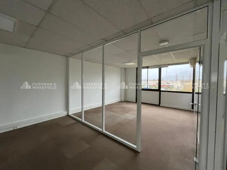 30 Avenue Du Chateau De Jouques, Gémenos à louer - Photo intérieure – Image 2 sur 27