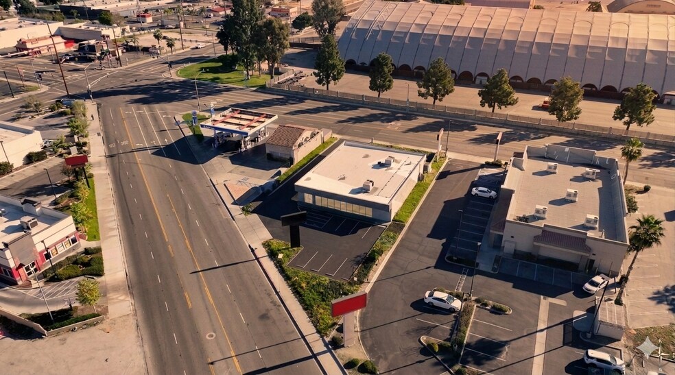 550 S E St, San Bernardino, CA à louer - Photo de l’immeuble – Image 3 sur 11