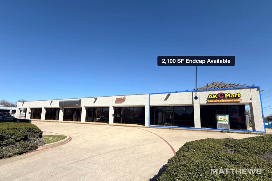 2202 Heads Ln, Carrollton, TX à louer - Photo de l’immeuble – Image 1 sur 6