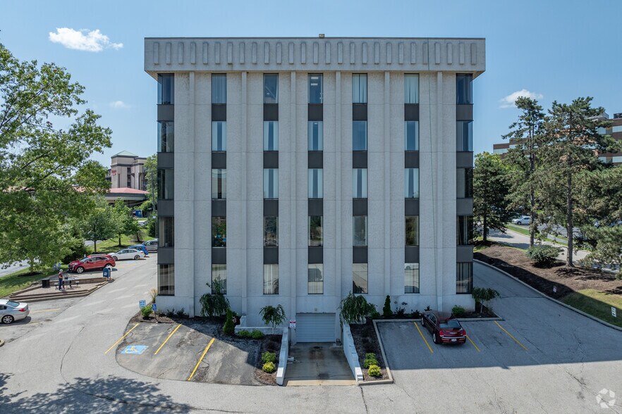 5000 Rockside Rd, Independence, OH à vendre - Photo de l’immeuble – Image 3 sur 5