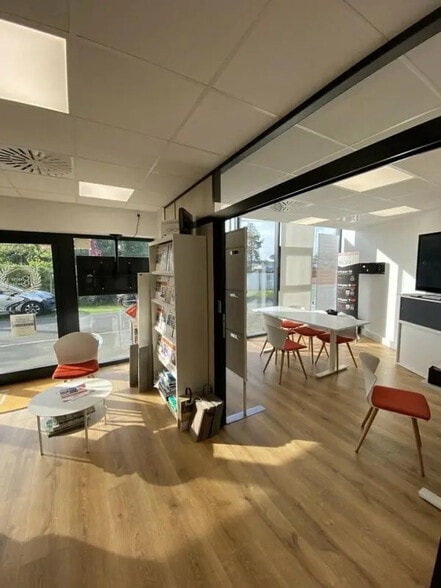 Local commercial dans Artigues-près-Bordeaux à louer - Photo intérieure – Image 2 sur 6