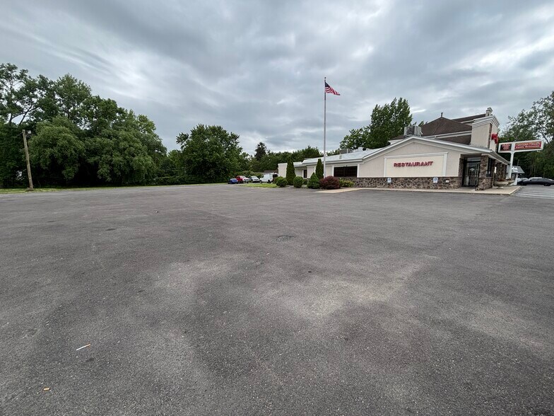 1121 E Union St, Newark, NY à vendre - Photo de l’immeuble – Image 2 sur 5