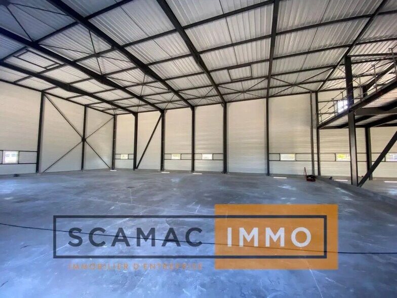 Industriel/Logistique dans Vedène à louer - Photo de l’immeuble – Image 2 sur 4