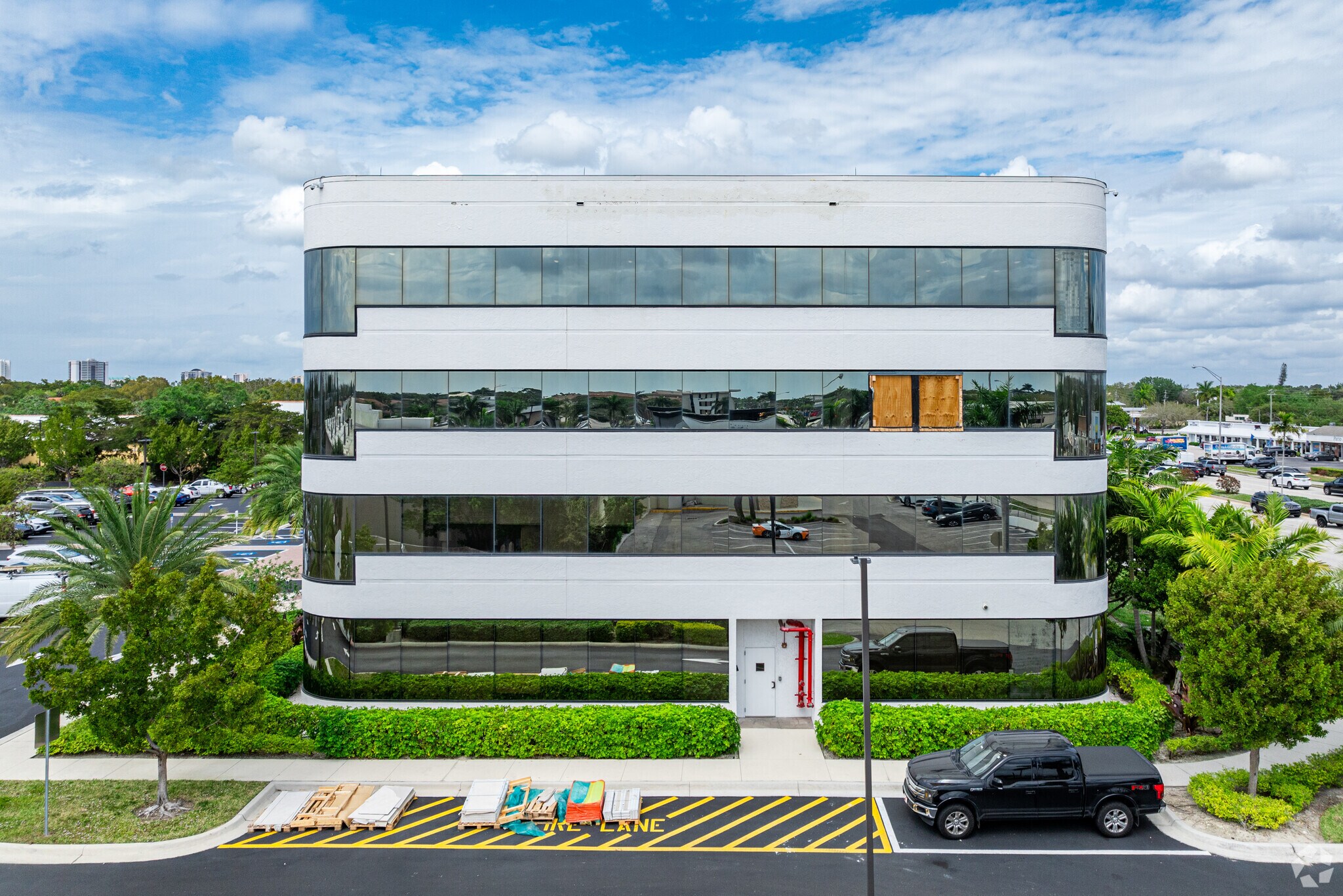 4501 Tamiami Trl N, Naples, FL à louer Photo principale– Image 1 sur 19