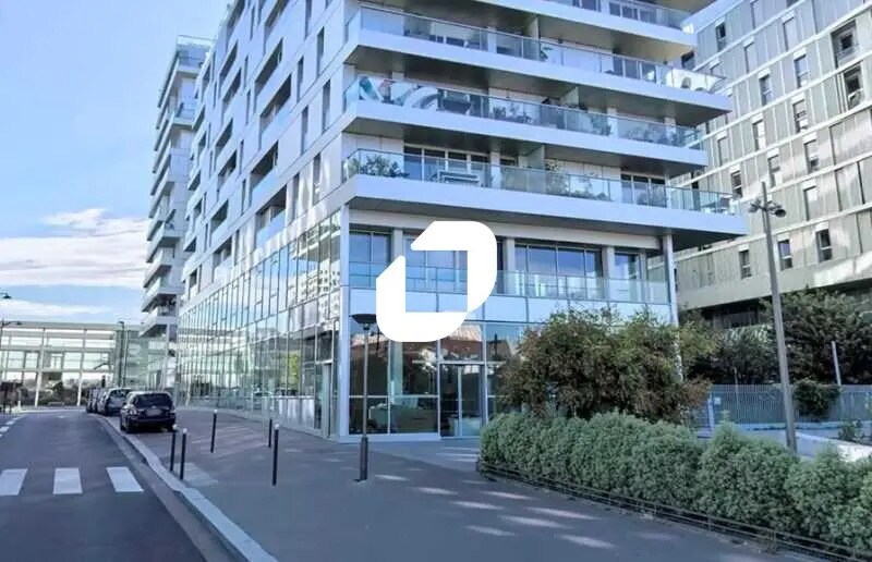 Local commercial dans Paris à louer Photo de l’immeuble– Image 1 sur 2