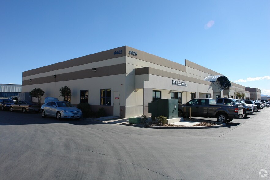 4425 E Colton Ave, Las Vegas, NV à louer - Photo de l’immeuble – Image 1 sur 5
