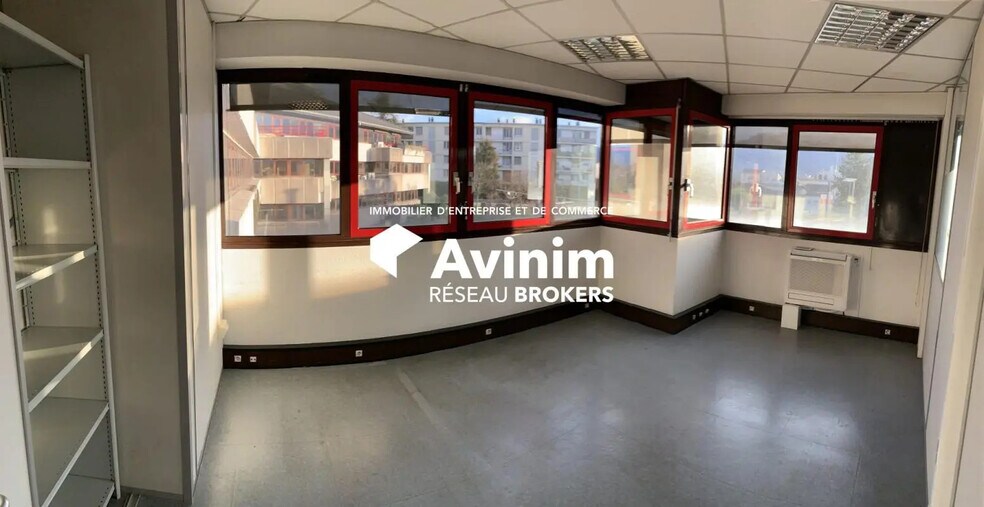 Bureau dans La Tronche à louer - Photo intérieure – Image 1 sur 24