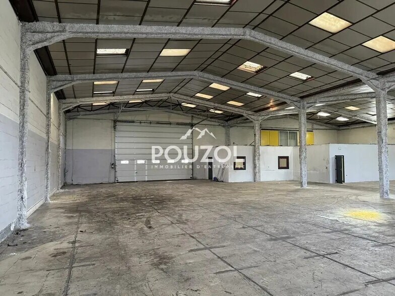 Local d’activités dans Clermont-Ferrand à louer - Photo intérieure – Image 1 sur 12
