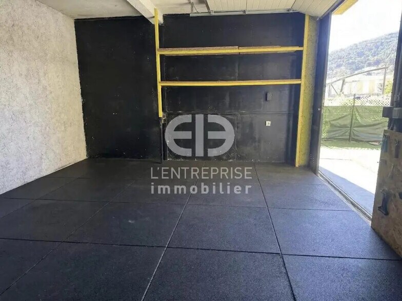 Bureau dans Contes à louer - Photo de l’immeuble – Image 2 sur 5