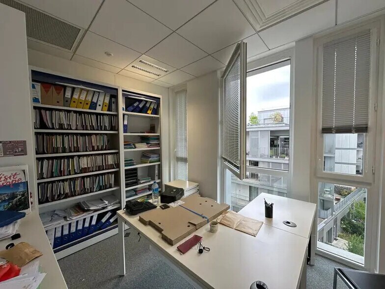 Bureau dans Nogent-sur-Marne à louer - Photo de l’immeuble – Image 2 sur 10