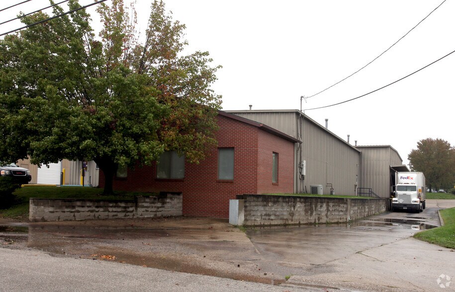3900 W Roll Ave, Bloomington, IN à louer - Photo de l’immeuble – Image 3 sur 3