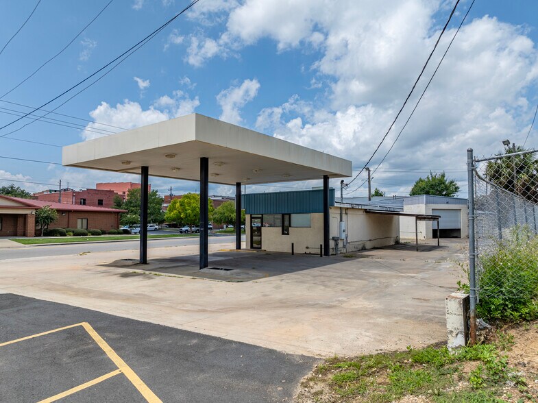 305 Tift Ave S, Tifton, GA à vendre - Photo principale – Image 2 sur 14