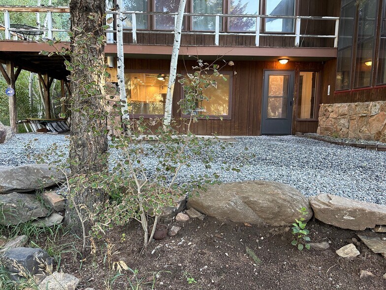 2056 Idaho Springs Road, Idaho Springs, CO à louer - Photo de l’immeuble – Image 3 sur 37
