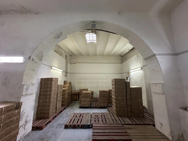 Local d'activités dans Marseille à vendre - Photo de l’immeuble – Image 1 sur 5