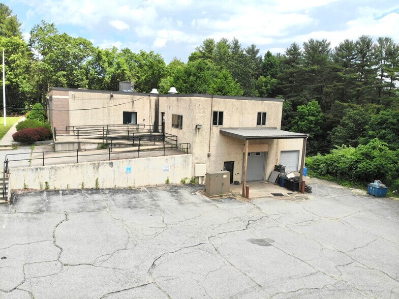 44 Southbridge Rd, Dudley, MA à vendre - Photo de l’immeuble – Image 3 sur 34