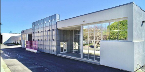 21200-21204 Erwin St, Woodland Hills, CA à louer Photo principale– Image 1 sur 3