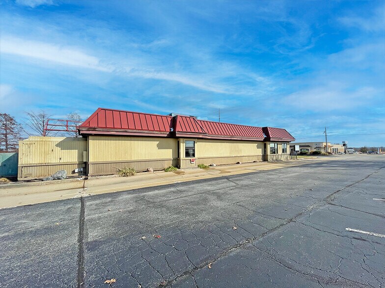 6033 Osage Beach Pky, Osage Beach, MO à vendre - Photo de l’immeuble – Image 3 sur 4