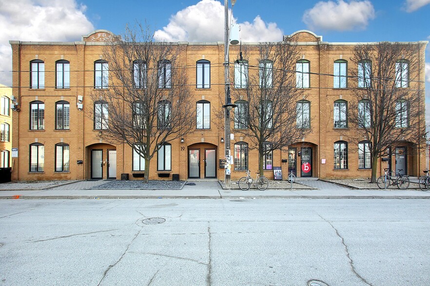 21 Atlantic Av, Toronto, ON à louer - Photo de l’immeuble – Image 2 sur 10