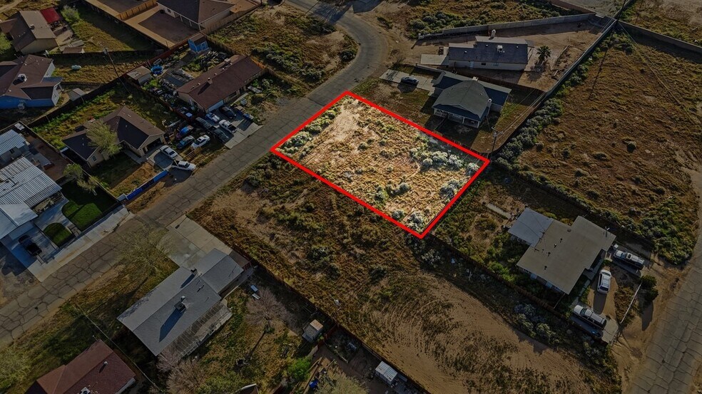 8113 Jacaranda Ave, California City, CA à vendre - Photo principale – Image 1 sur 6