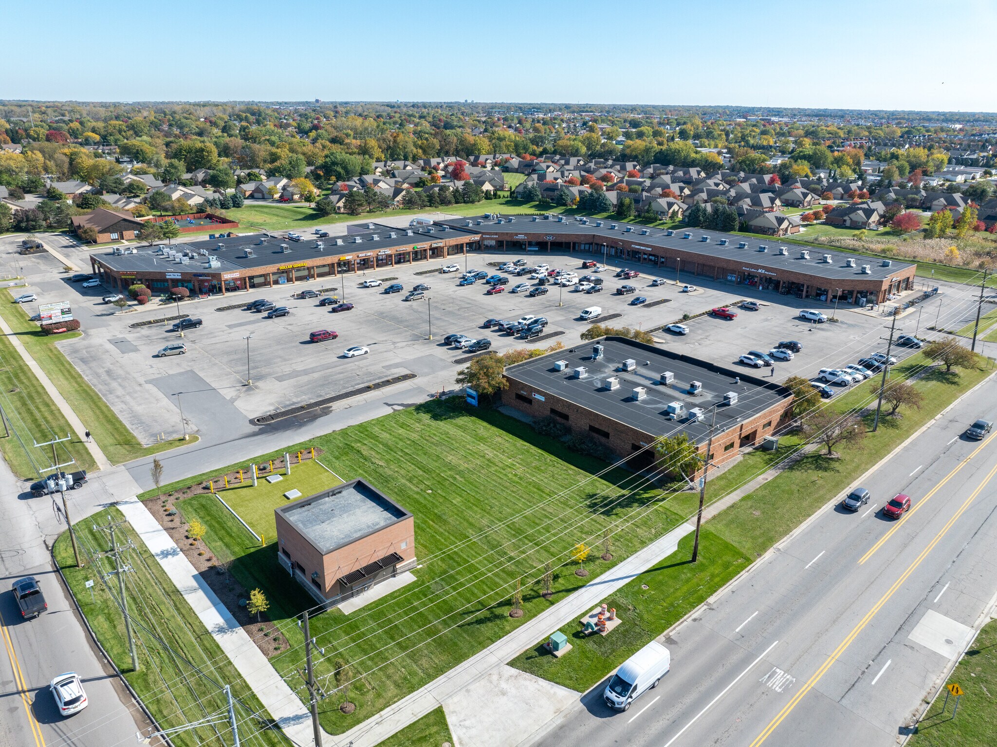 16700-16900 21 Mile Rd, Macomb Township, MI à louer Photo de l’immeuble– Image 1 sur 3