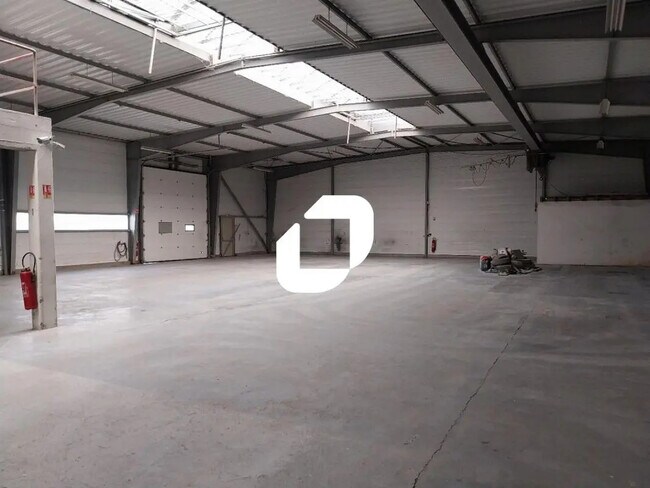 Plus de détails pour Bureau, Local d'activités à louer