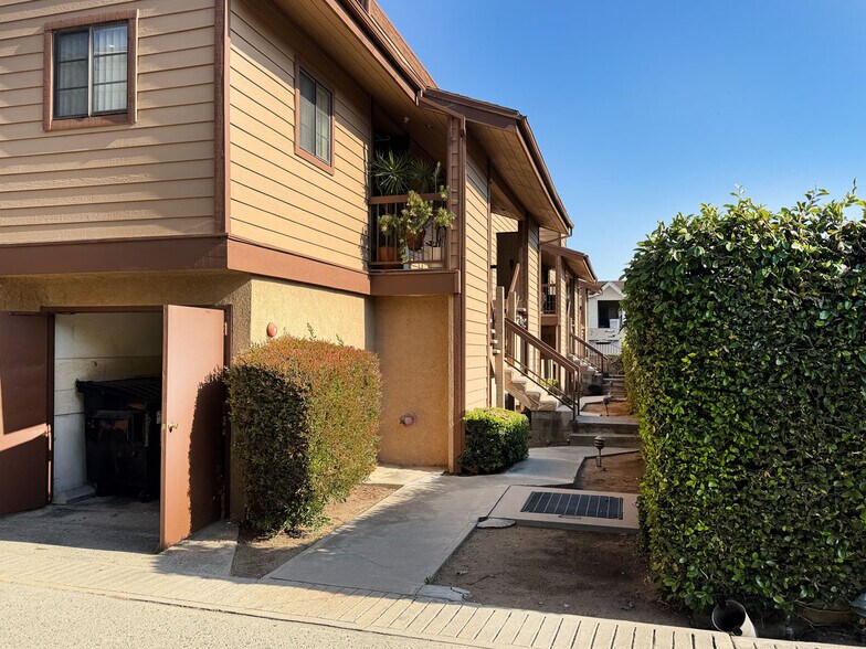 314 Lincoln Ave, Glendale, CA à vendre - Photo de l’immeuble – Image 1 sur 19