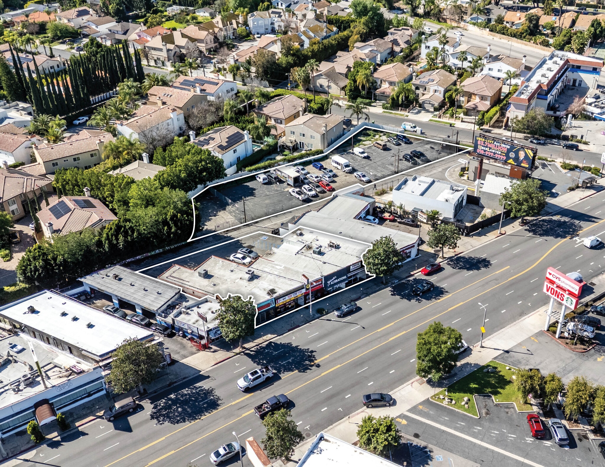 18424 & 18428 Ventura Blvd & 5324 Otis portefeuille de 3 biens à vendre sur LoopNet.fr Photo principale– Image 1 sur 14